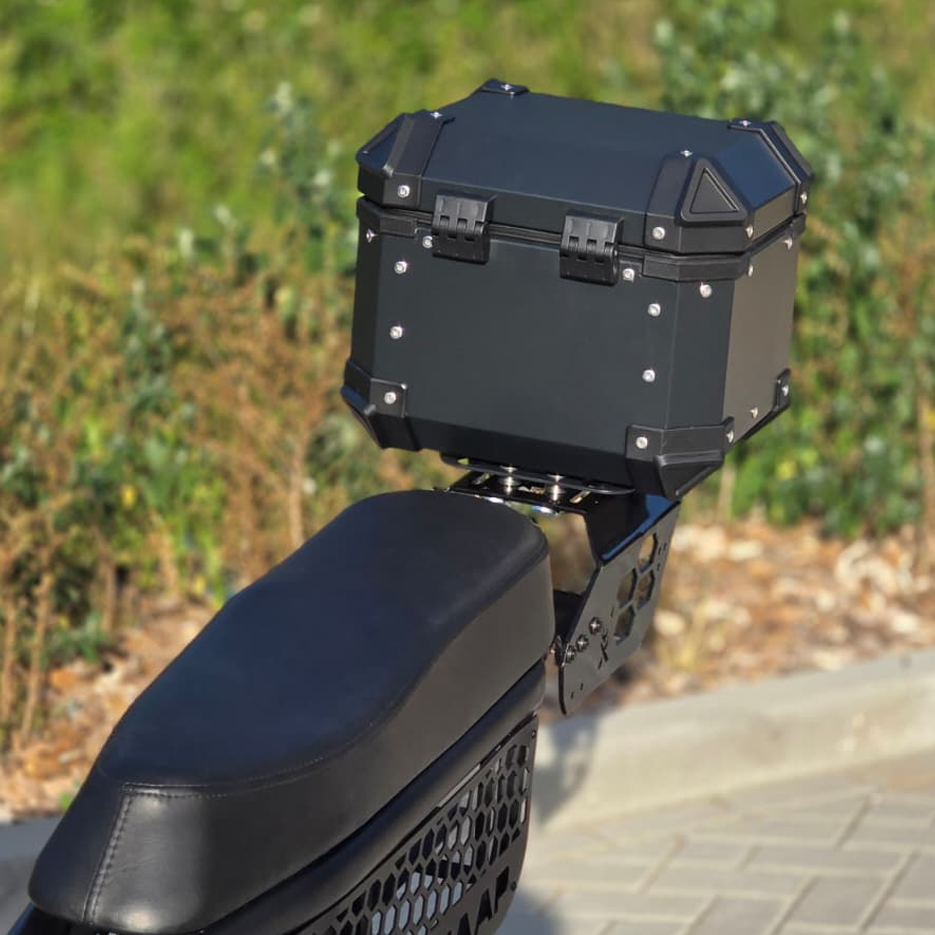 Knaap Achterdrager + Black Top Case