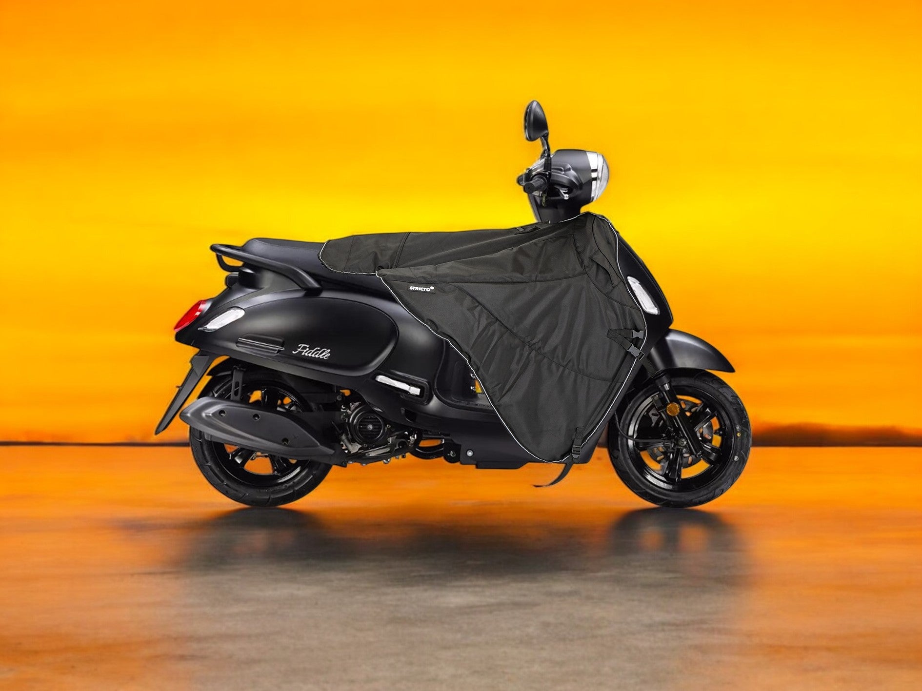 Stricto Titan Deep Black Beenkleed